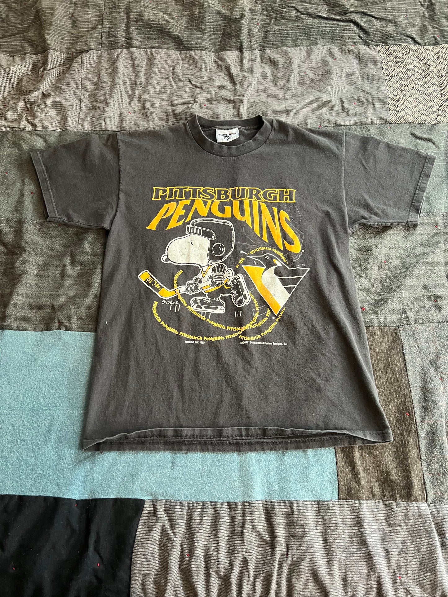 1993 Snoopy Pittsburgh Penguins Shirt (L)