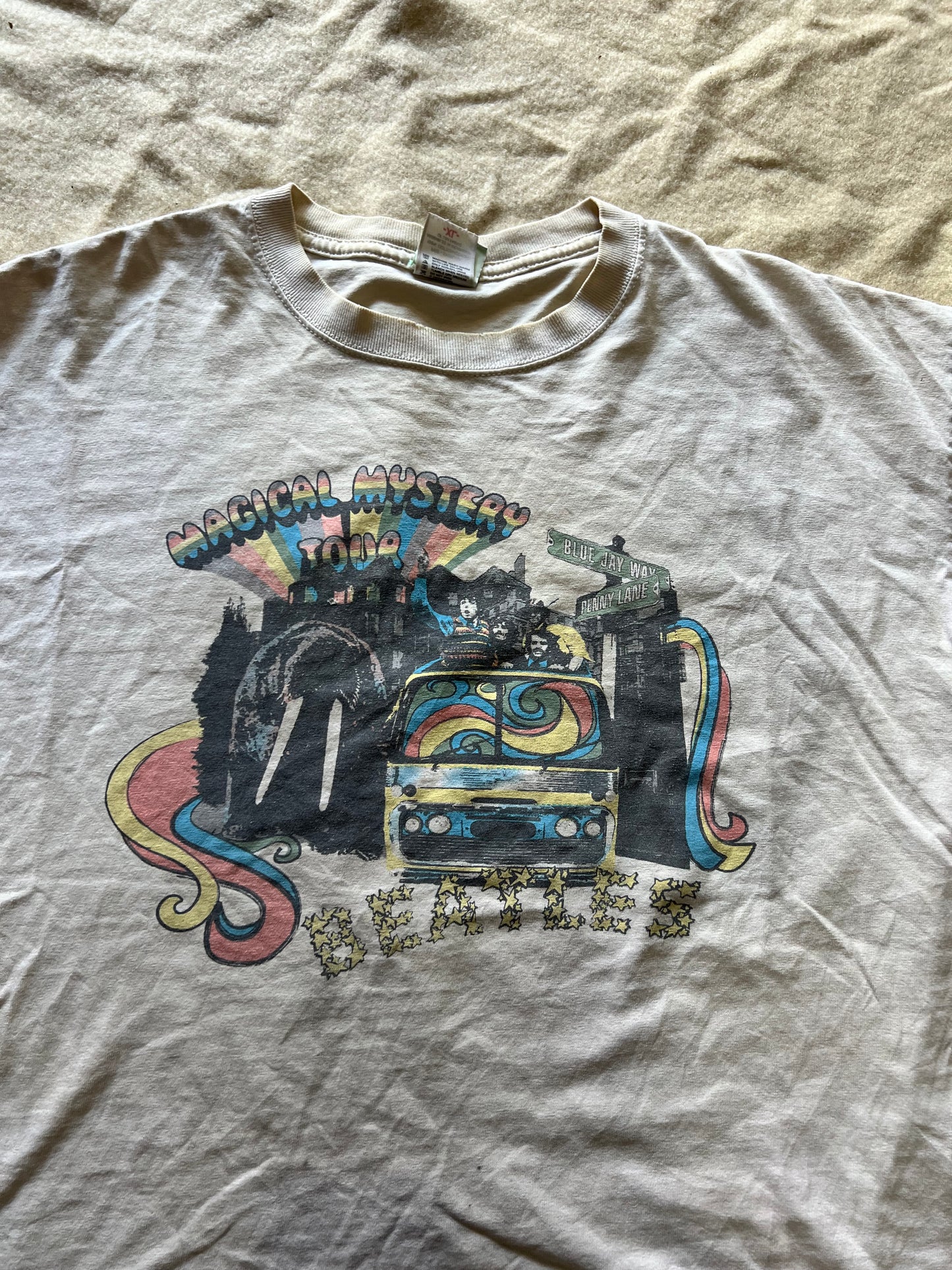 00s Thrashed Beatles Magical Mystery Tour Shirt (XL)