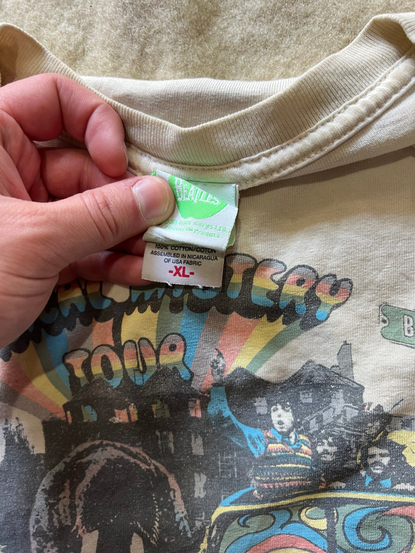 00s Thrashed Beatles Magical Mystery Tour Shirt (XL)