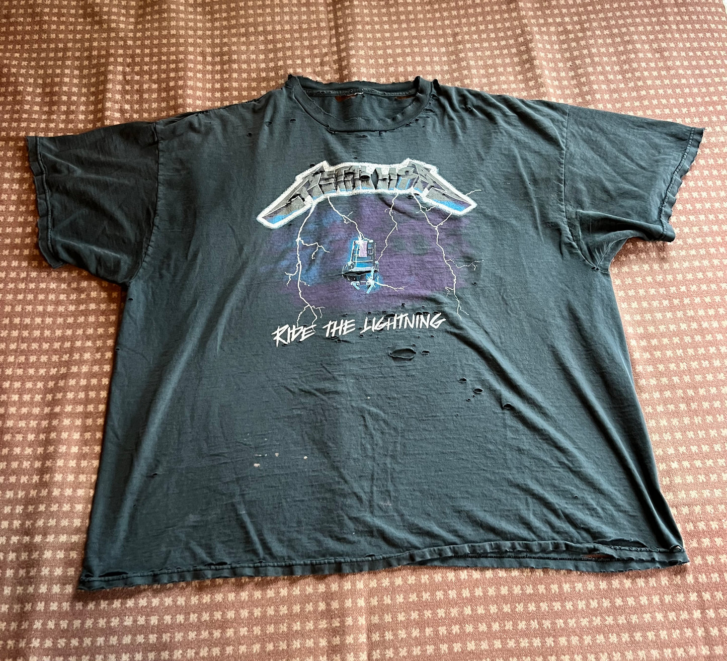 2000s Thrashed Metallica "Ride the Lighting" Shirt (XXL)