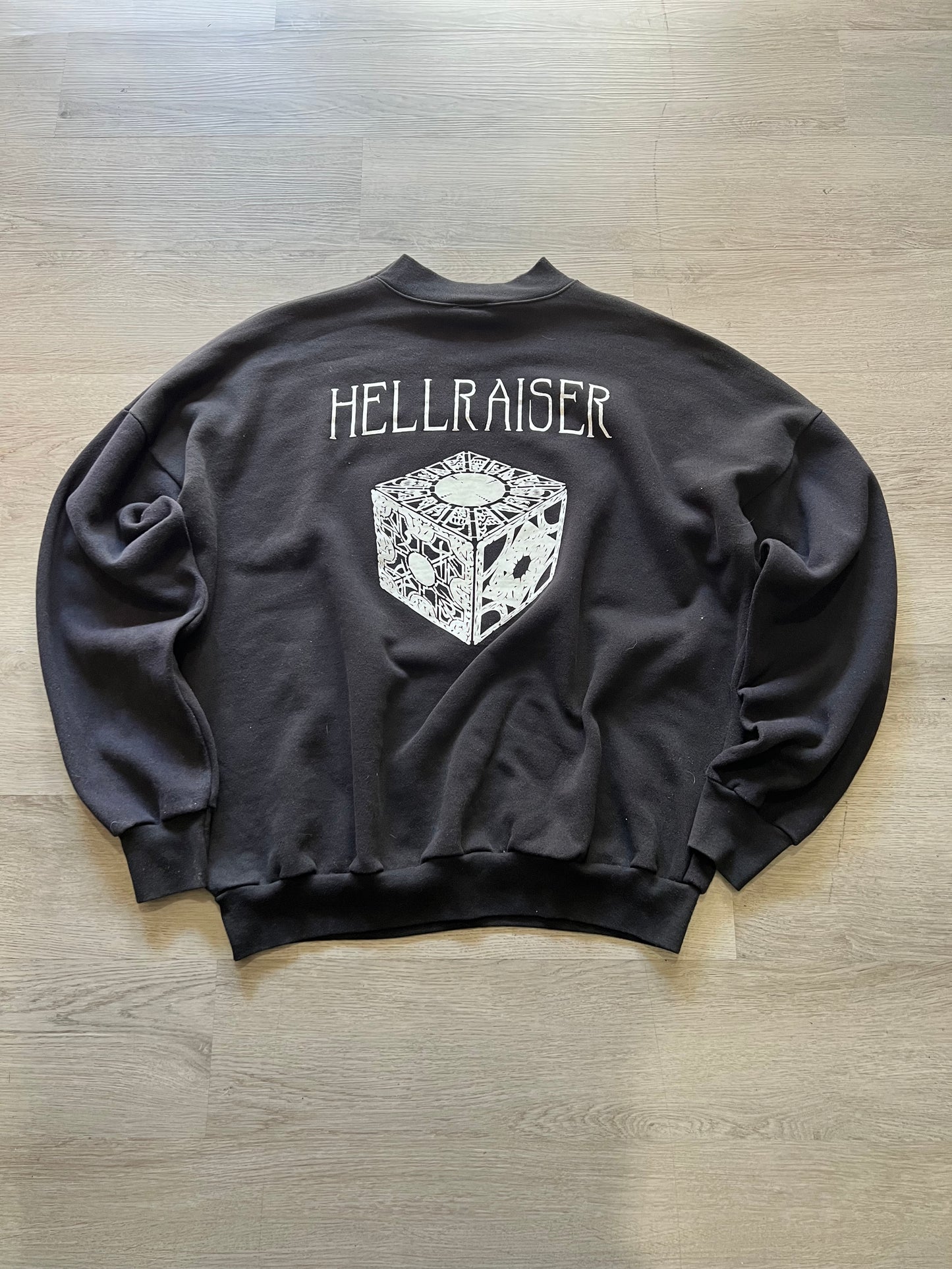 2000 Hellraiser Pinhead Glow in the dark Crewneck (XL)